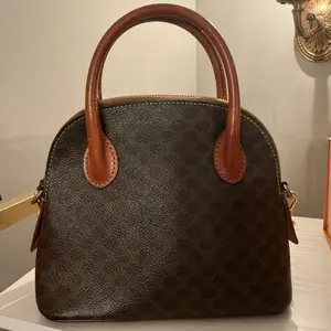 Pre-owned Celine Canvas Shoulder Bags Alma BB Vintage Celine