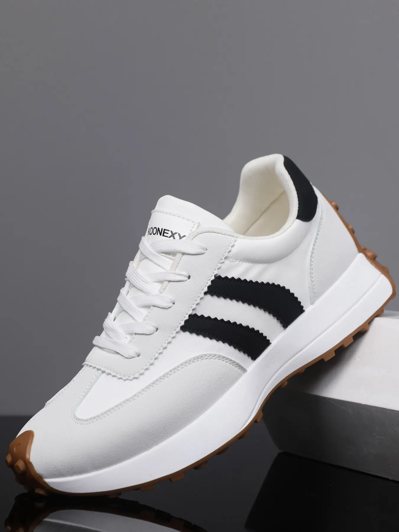 Casual Low-Top Sport Trainer Sneakers, Sporty Design for All Seasons, Ideal for Daily Activities and Casual Outings