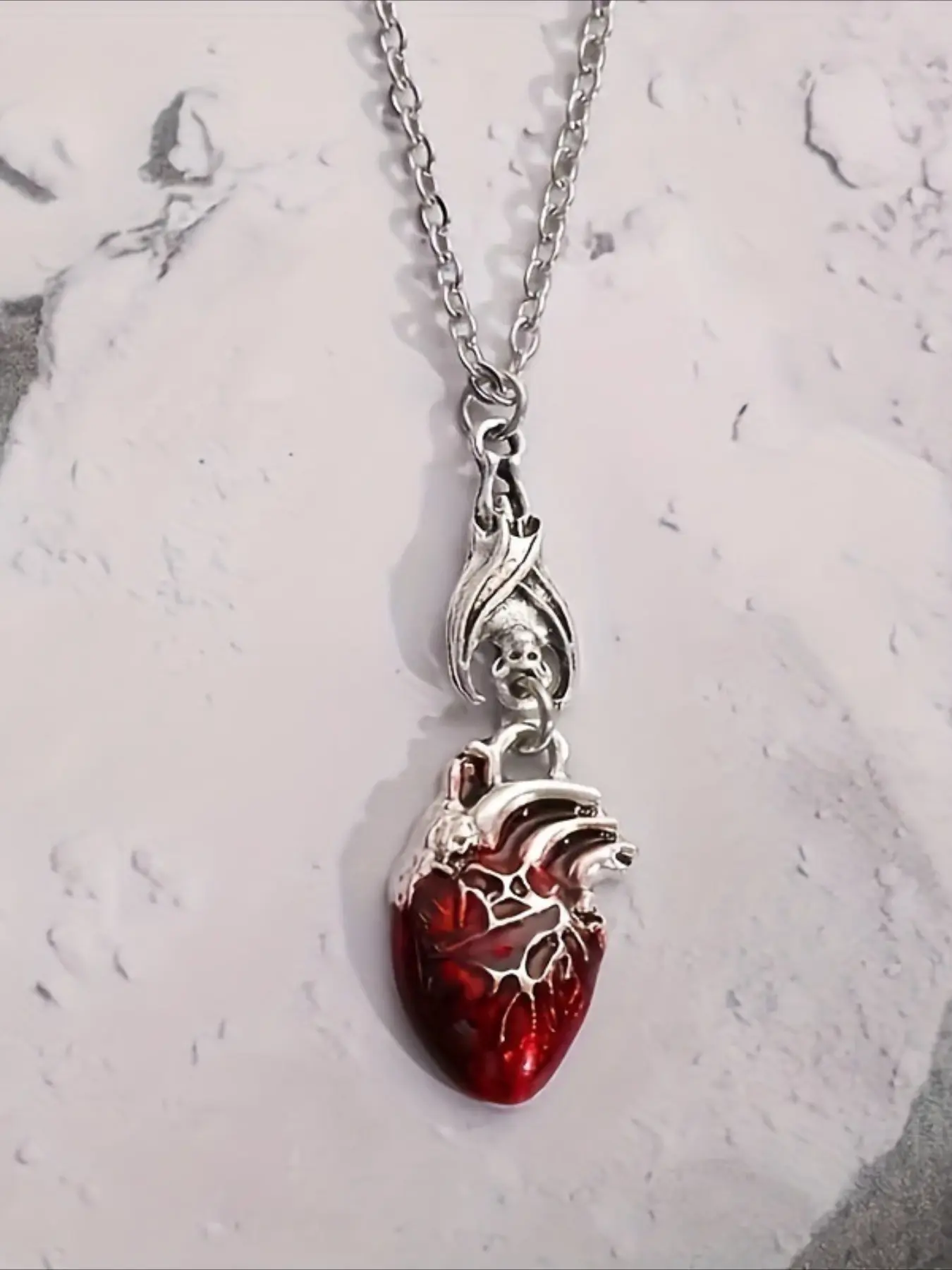 1 Piece of Retro Gothic Bat Red Heart Pendant Necklace for Men and Women, Chain Necklaces, Dark Punk Party Creative and Personalized Necklace
