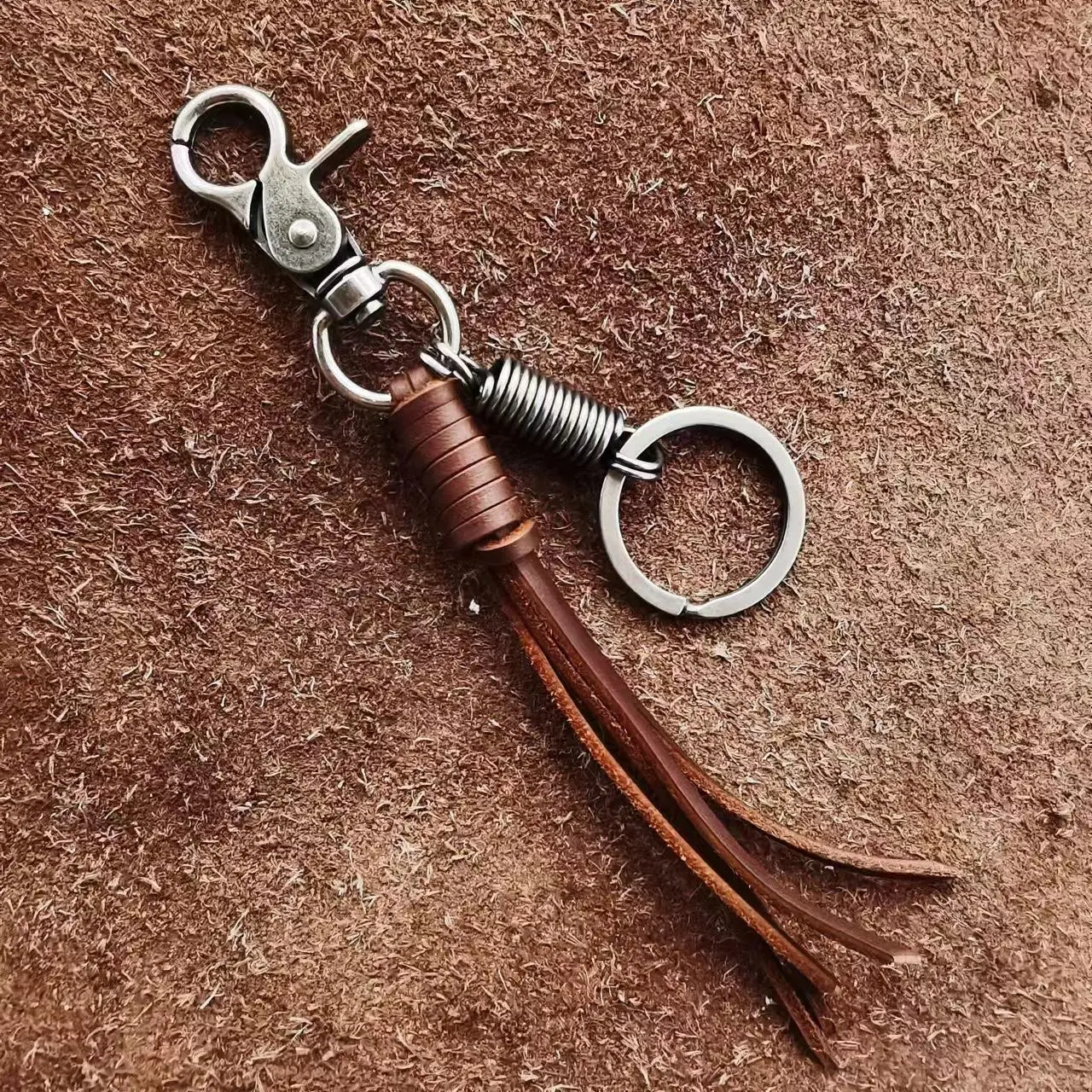 LESHANXING 2-Pack Handwoven Leather Key Fob for Men, Rustic Braided Aesthetic Accessory with Belt Clip, Unique Father's Day Gift Idea, Aesthetic Keychain, Retro Style, Geometric, Handmade Keychains, Braided Leather, Cowhide, Round