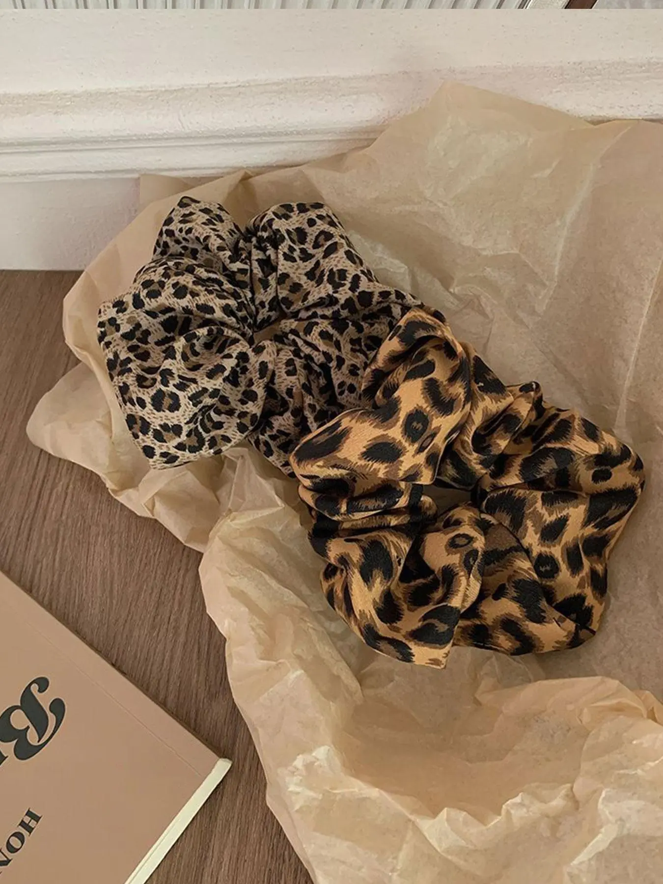 Leopard Print Scrunchies, Casual Simple Hair Tie, Fashion Hair Accessories for Women & Girls, Minimalist Headwear Suitable for Thick Hair, Fashionable Hair Accessories