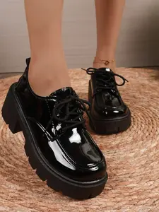 New Retro Derby Shoes for Women, Lace-Up Thick Sole Platform Shoes, British Style Classic Student Versatile Jk Uniform Leather Shoes, Patent Leather Shoes
