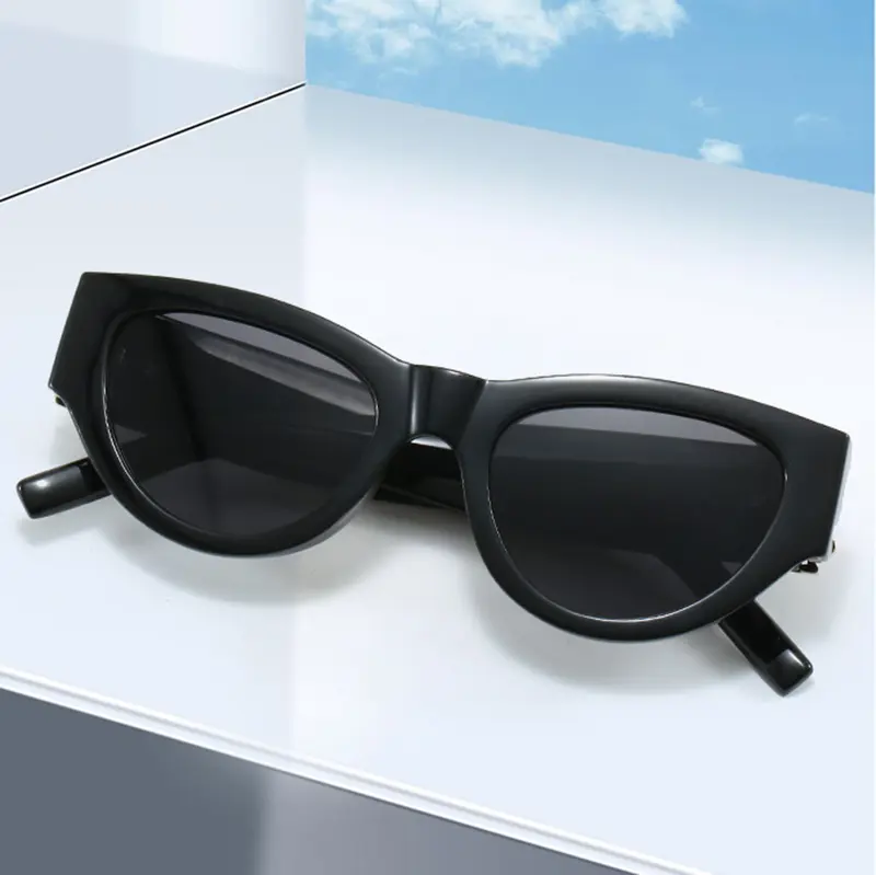 90s Retro Exquisite Cat Eye Sunglasses for Women, UV400 Protection Trendy Cateye Sun Glasses Ideal for Daily & Vacation Wear