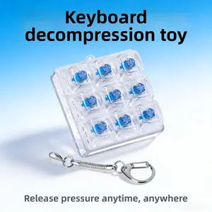 Mechanical Keyboard Replacement Keycap, Keycap Collector with 9 Key Slots, Modern Style Key Pendant, 2-In-1 Men's Keychain, Acrylic Material