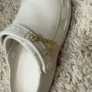 SOGLLQAM Bling Shoe Charms Set, Pearl Flower & Crystal Rhinestone Accessories for Women’s Clogs and Shoes, Cute Decoration for Party & Birthday TikTokShopBlackFriday