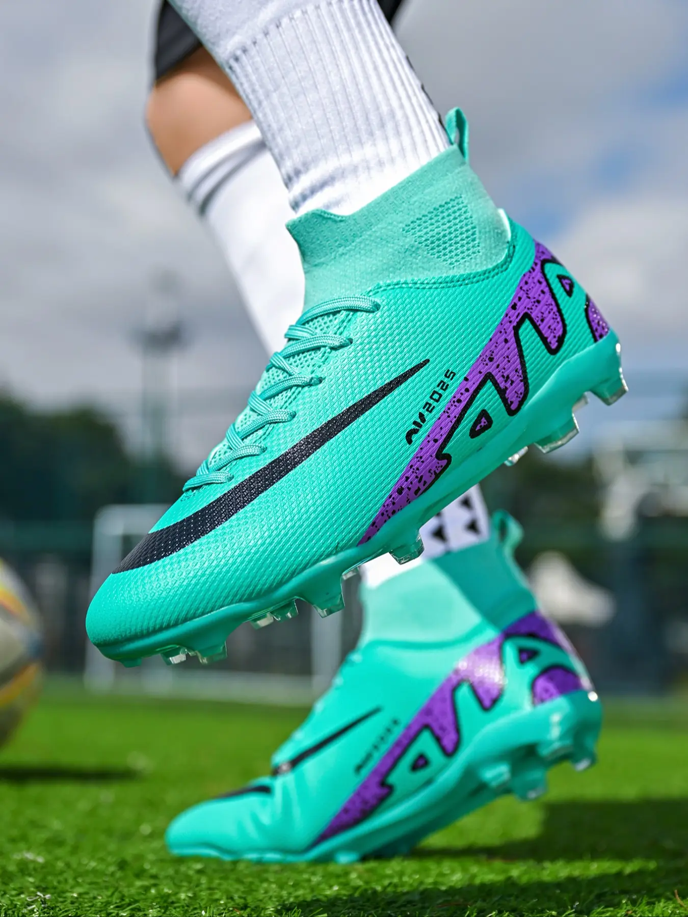 Men's & Women's Football Shoes, Durable Youth and Adult Outdoor Soccer Cleats, Professional Training Grass Shoes, Comfortable Performance