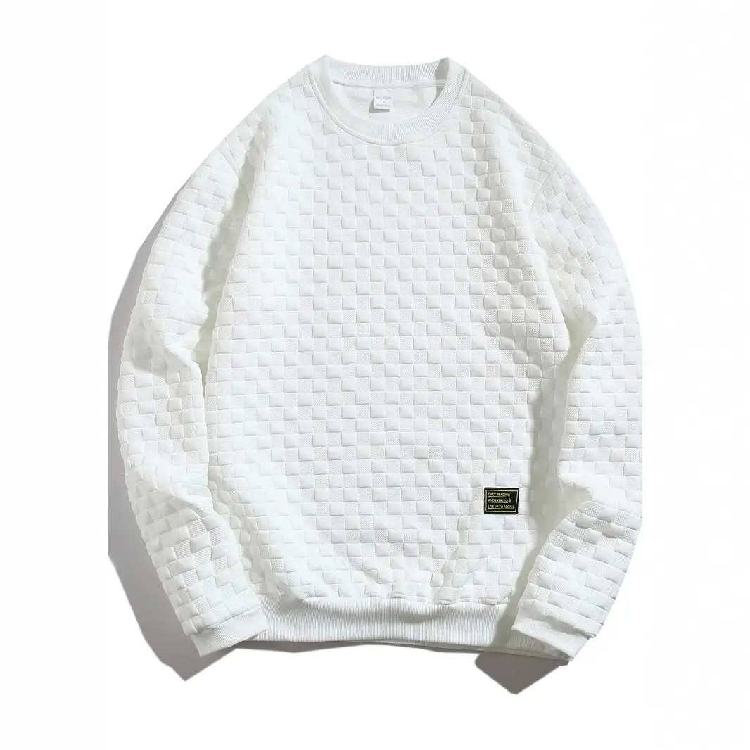 Quilted White Sweatshirt with Textured Pattern and Crew Neck Design