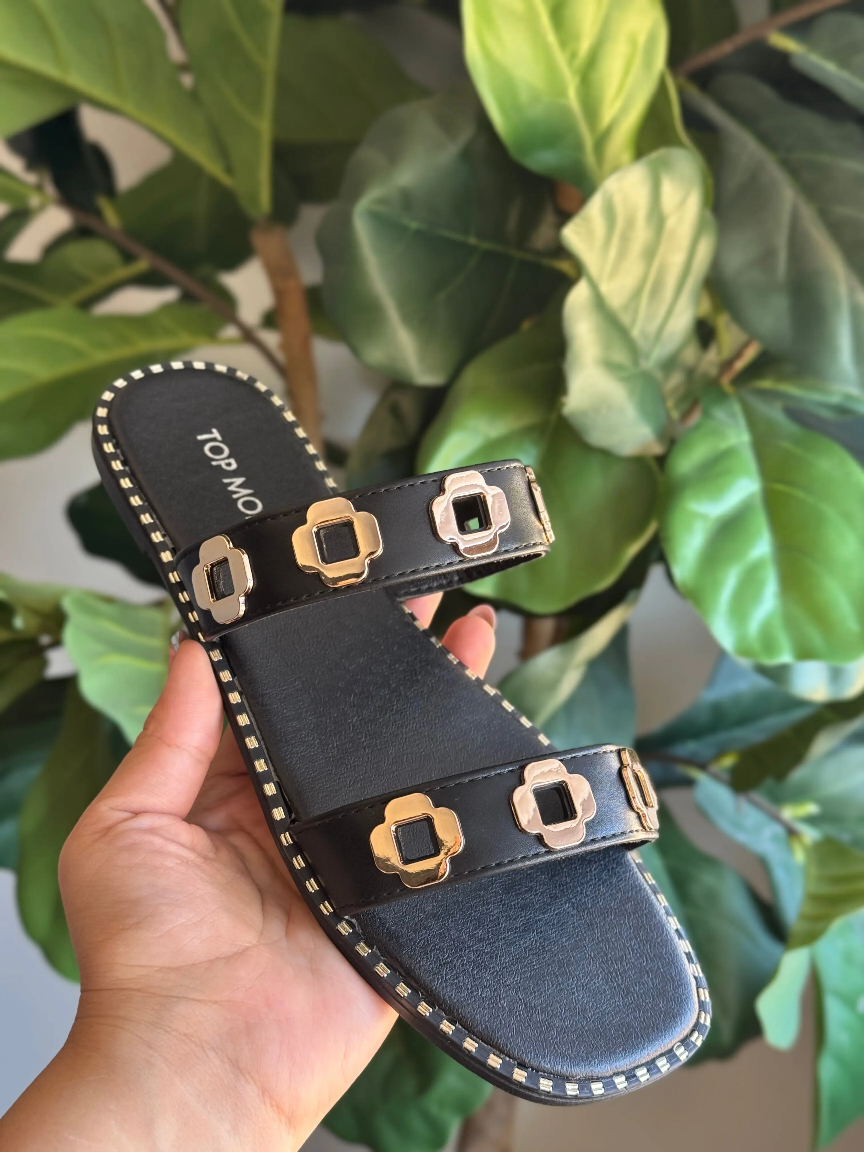 Claudia Black Sandals Claudia Black Sandals