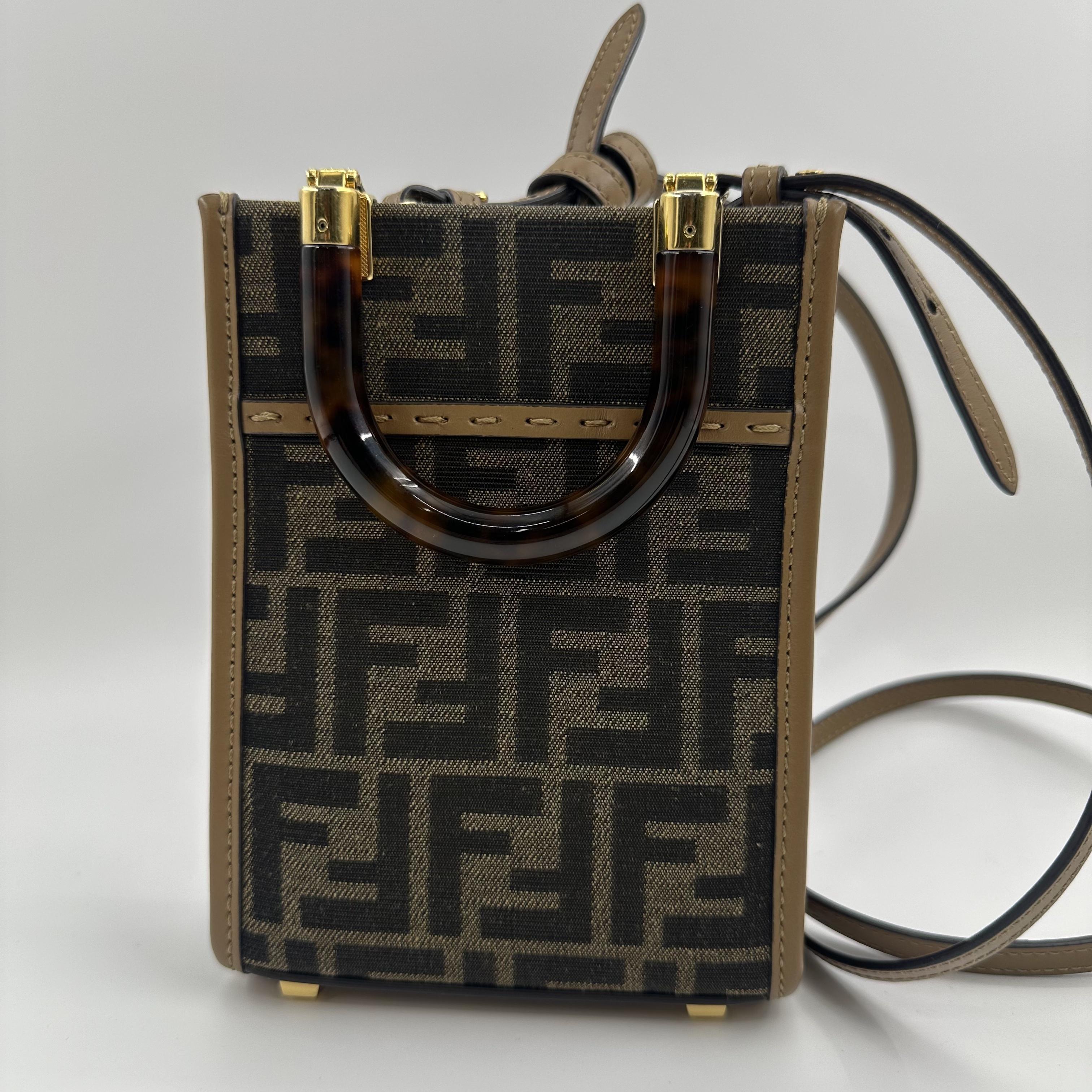 Pre-owned FENDI canvas tote shoulder/handbag