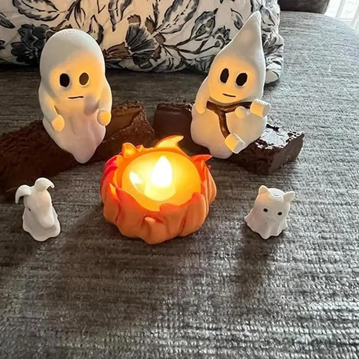Ghost Night Light Campfire Cute Halloween Decorations Flickering Halloween Lights Spooky Ghost Campfire Nightlight Spooky Home Decor for Home Mantel or Desk Gifts,Dog and Cat