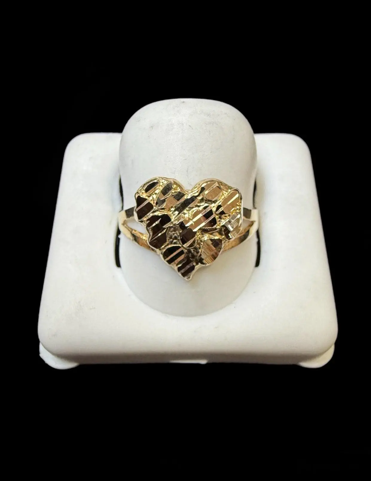 10k Yellow Gold Heart Shaped Ring - 1.5g Classic Nugget Unisex Jewelry with Elegant Design, Adults' Daily Versatile Fashion Accessory for Special Events