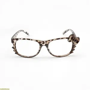 2026 Trending Style: Cute Y2K-Inspired Women's Glasses with Kitten & Leopard Print—A Trendy Decorative Accessory Featuring Cute, Fashionable, and "Cartoon-Nerd" Style Frames, Designed Exclusively for Women with Blue-Light Blocking Lenses.