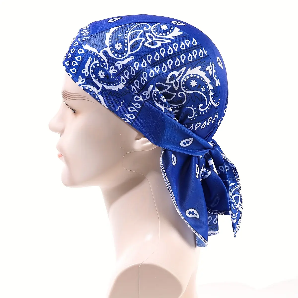 A Men'S Cashew Flower Headscarf Hat with Ties, Suitable for Cycling Or As a Pirate Hat