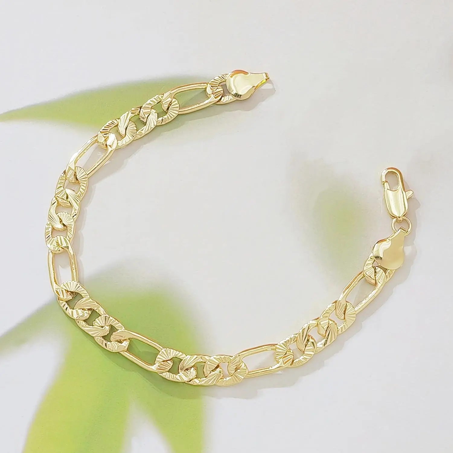18K Gold Plated Diamond Cut Figaro Link Bracelet 8.07 Inch, Fashion Gold Chain Bracelet for Women, Birthday Anniversary Jewelry Gift