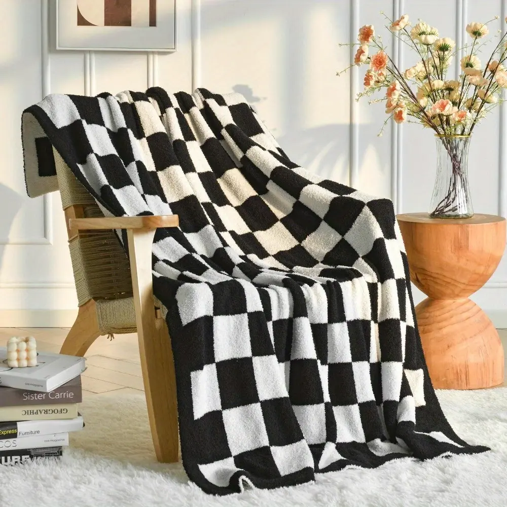 1-Piece Super Soft Modern Lightweight Thin Flannel Throw Blanket - Fluffy, Breathability, 2 Sided, Aesthetic Airplane Blanket, Black and White Design, Machine Washable, Durable, Suitable for Bedroom, Sofa, Ideal Halloween Gift, Fluffy Blankets, Breathabil