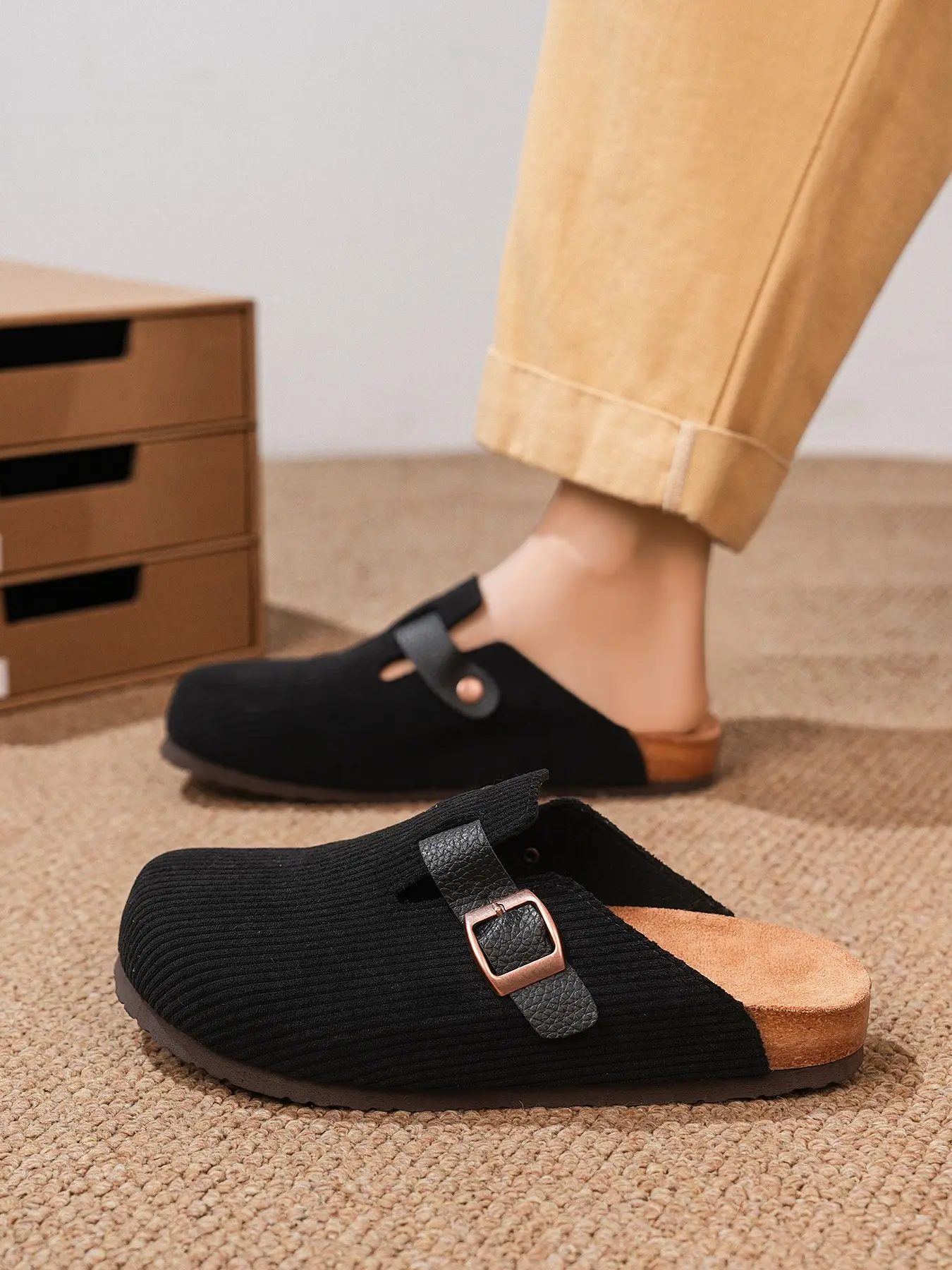 High-End Plain Color Unisex Slip-On Mules, Minimalist Casual Clogs, Enduring Clogs, Premium Corduroy Material, All-Season Low Top Shoes, Comfortable Casual Walking & Outdoor