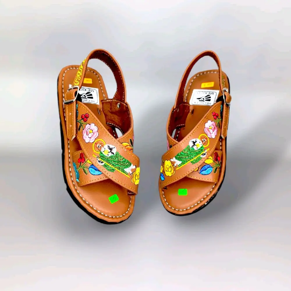 HUARACHES FLOR OAXACA Handmade Embroidered Women's Sandals with Artisanal Rubber Sole & Acolchonada Insole for Fashionable Casual Wear