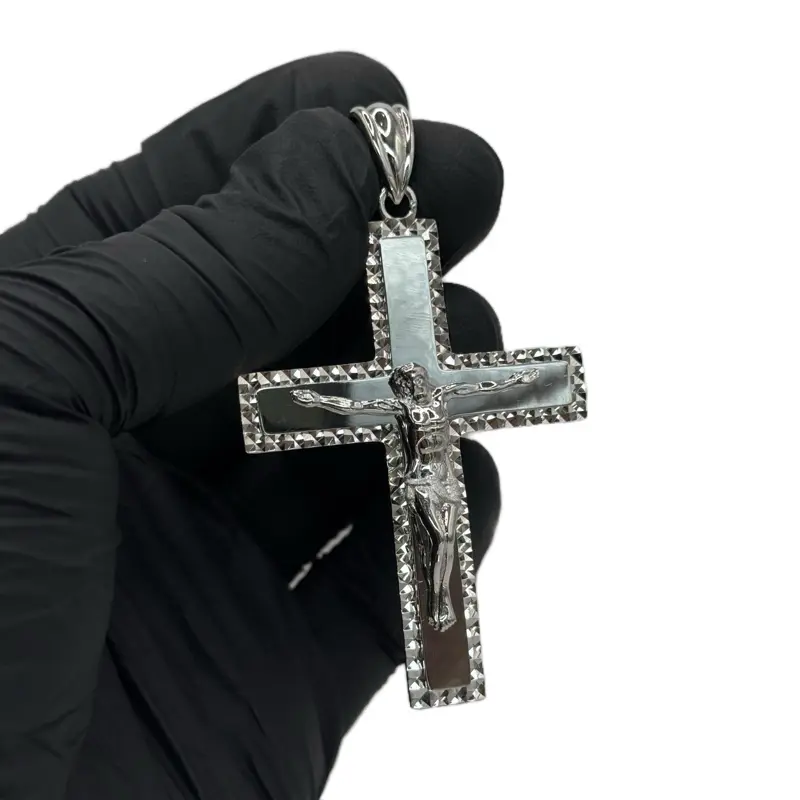 HAMMERED EDGE CROSS