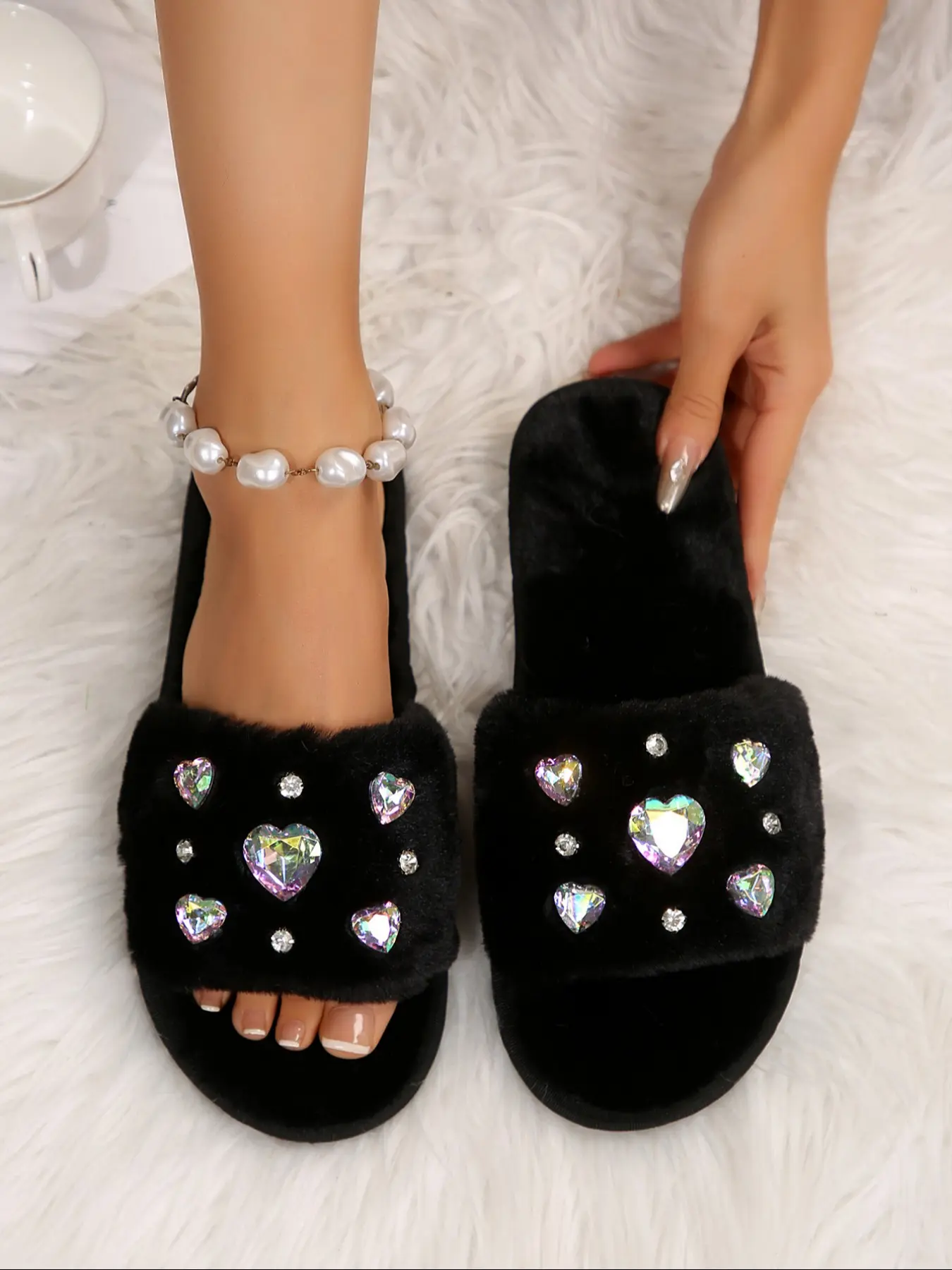 Women's New Fuzzy Home Slippers, Indoor Slippers, Fashion Heart Design, Sparkling Rhinestone Decor, Soft Plush, One-Piece Slip-On Slide, Fall & Winter Comfort, House Slippers, Indoor Warm Slippers, Fashionable Soft Slippers