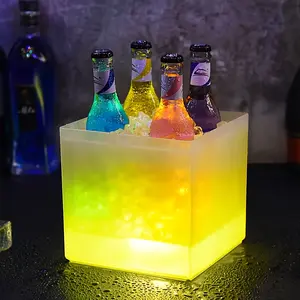 Double-Layer Luminous Ice Bucket for Bar and KTV Counters, Multi-Color Light Plastic Luminous Ice Bucket, Battery-Powered Model, Uses 3 X AAA Dry Cell Batteries