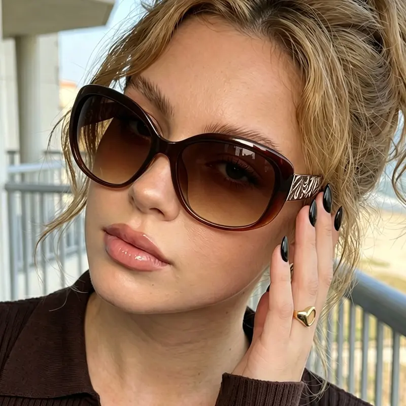 New Fashionable Unisex Retro Decorative Glasses, Trendy Street Style Pattern Eyewear, Versatile High-End Design for Beach & Leisure, Street Style Sunglasses, Stylish Glasses