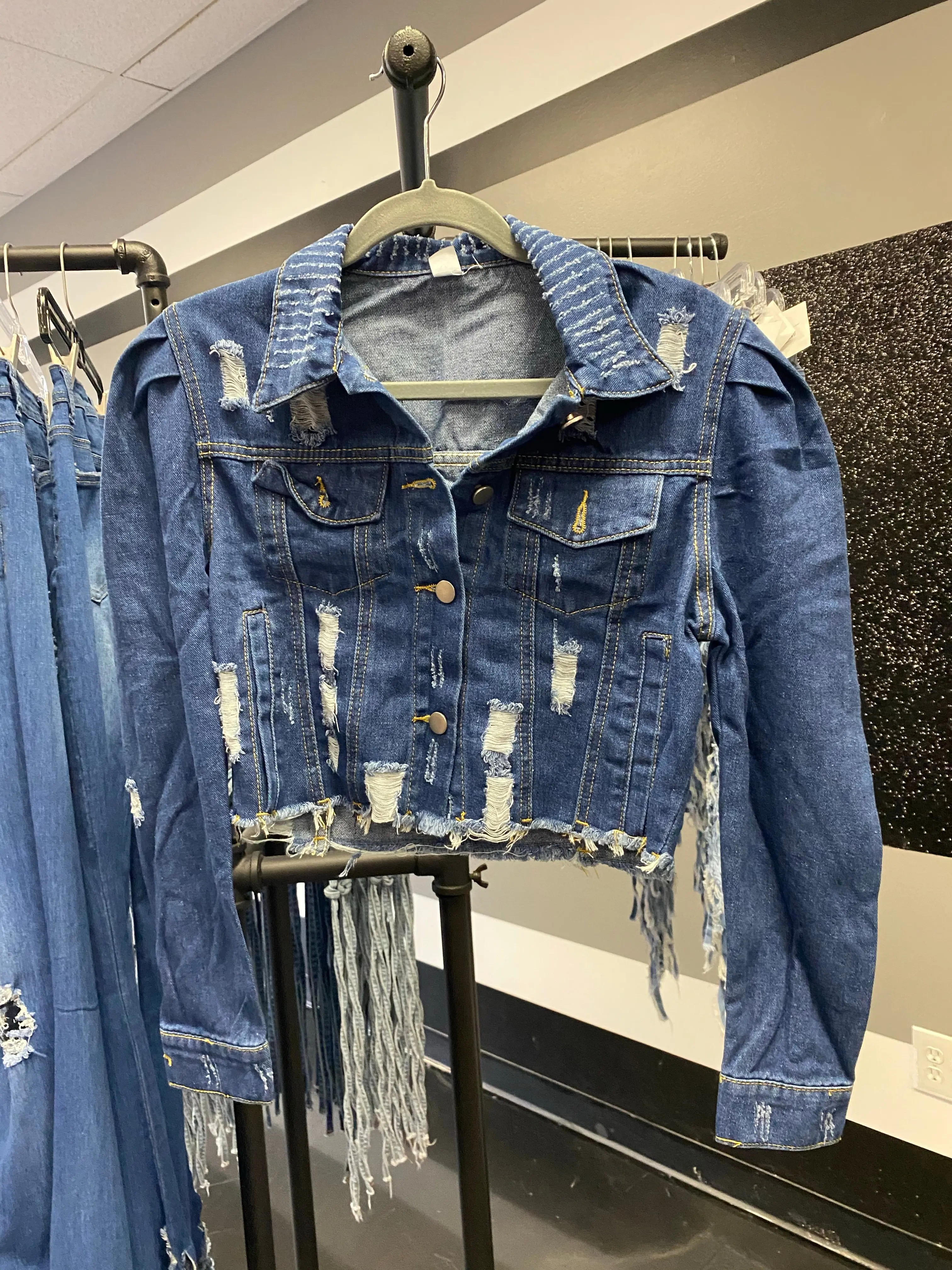 Crop distressed denim jacket