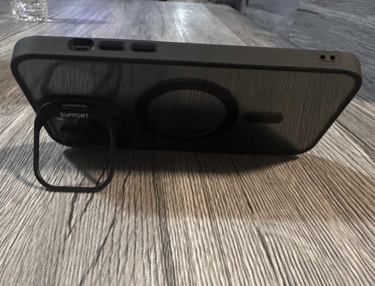 Item: black, iPhone 13 Pro Max