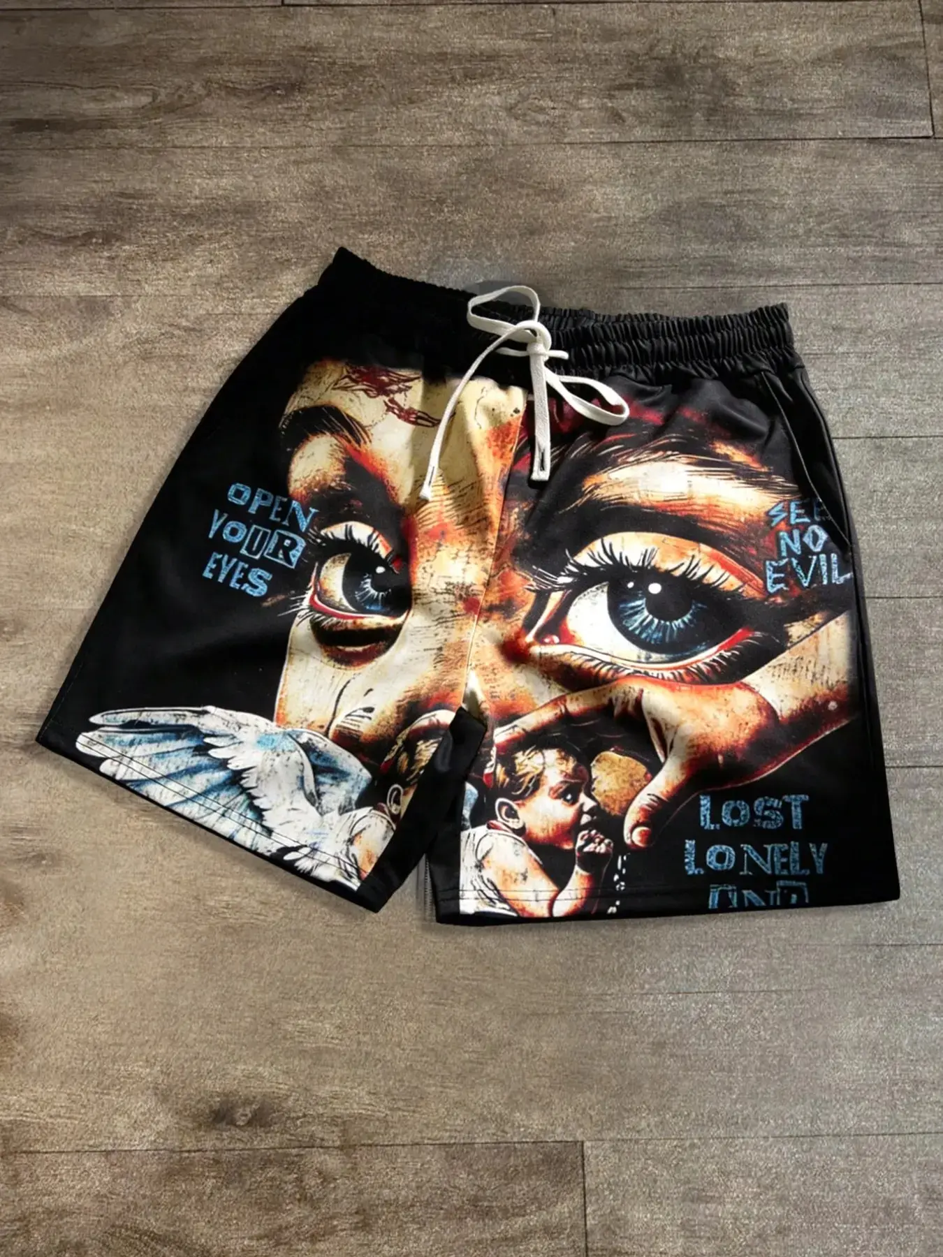 Doodle Angel Y2K Style Shorts Unisex Eye Print Graphic Summer Shorts, Casual Sports Shorts Men's European & American Streetwear Casual Trendy Shorts Classic Casual Athleisure Shorts Casual Sporty Shorts
