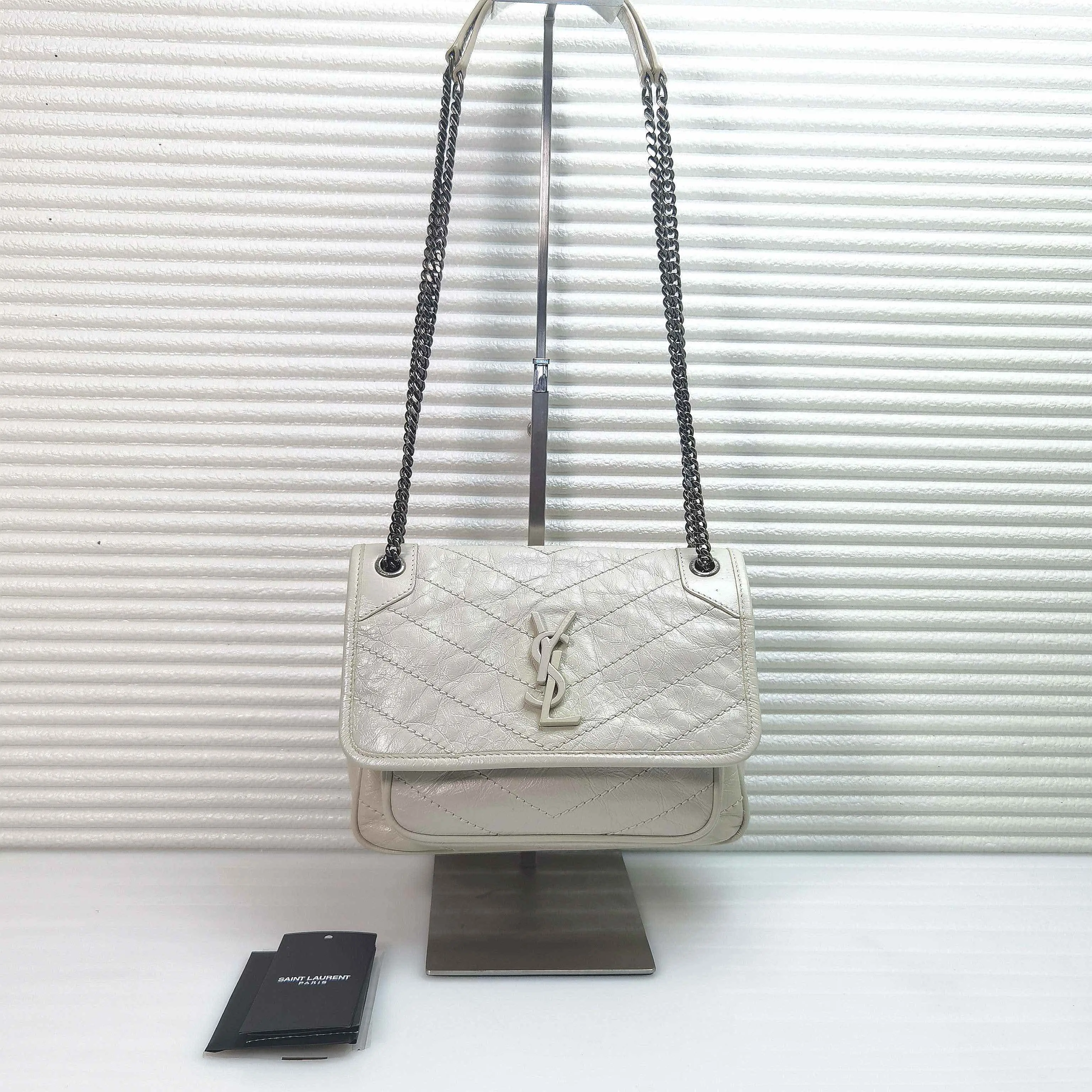 Pre-owned Waxy Crossbody Bags Saint Laurent Niki Chain Flap Bag Matelasse Chevron Leather