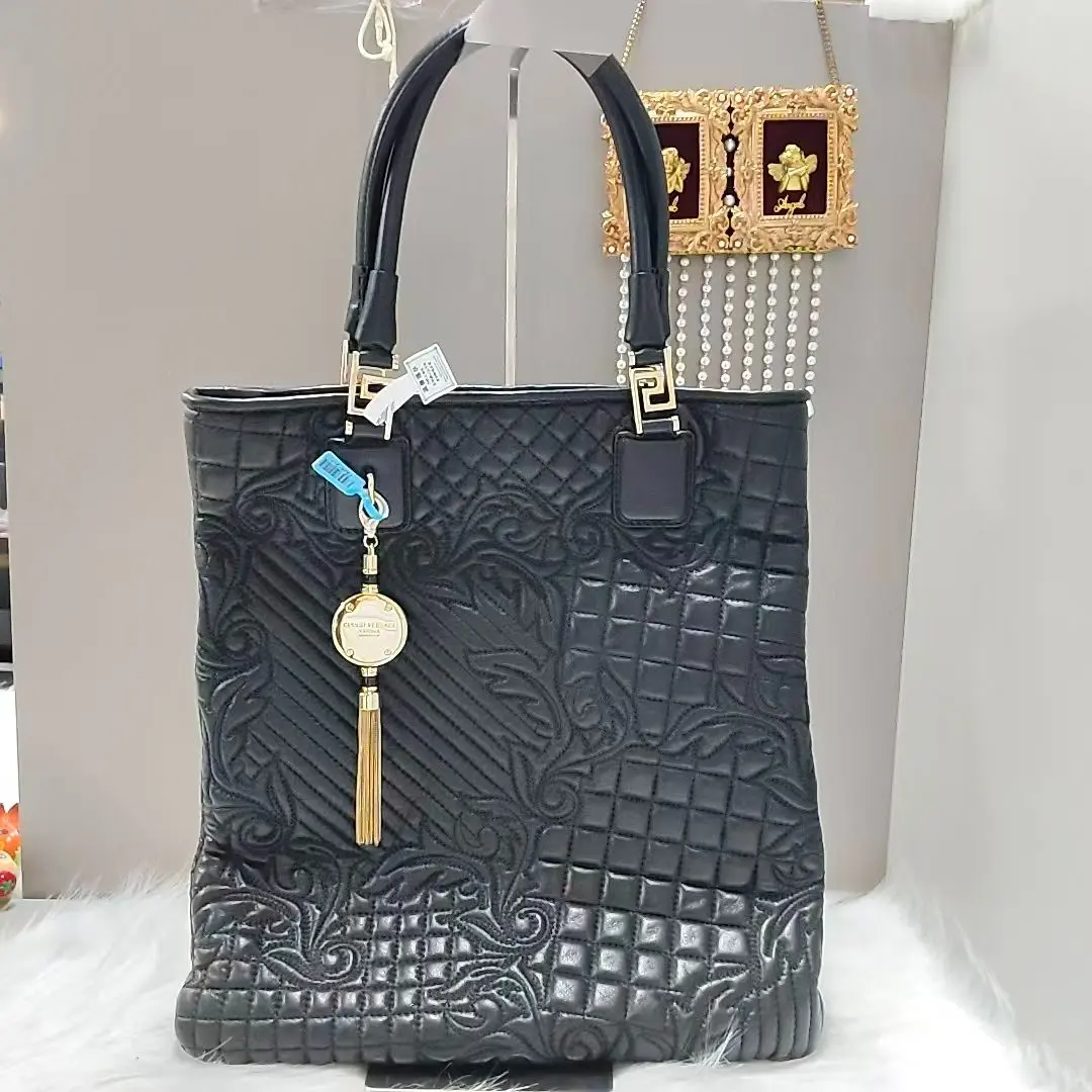 Pre-owned VERSACE Cowhide Clutches & Wristlets VERSACE^/Top Handle Bags/SSB1718017