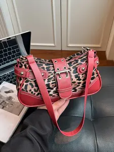 Personality fashion classic Leopard print shoulder bag, niche design casual exquisite everyday Joker shoulder bag, retro Leopard print contrast shoulder bag, suitable for daily travel, shopping and dating, Fashionable Shoulder Bag