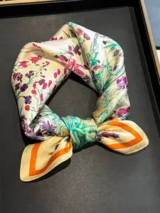 Fashion Floral Print Square Scarf Lightweight Loose Fit All Seasons Wear Two-Way Decorative Neck Gaiter, Perfect for Travel Dating, Travel Friendly Versatile Stylish Accessory