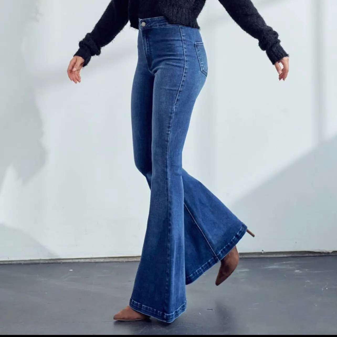 Dark Wash Kancan Flares