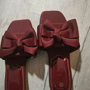 Elegant Red Bow Tie Slippers with Comfortable Design for Women