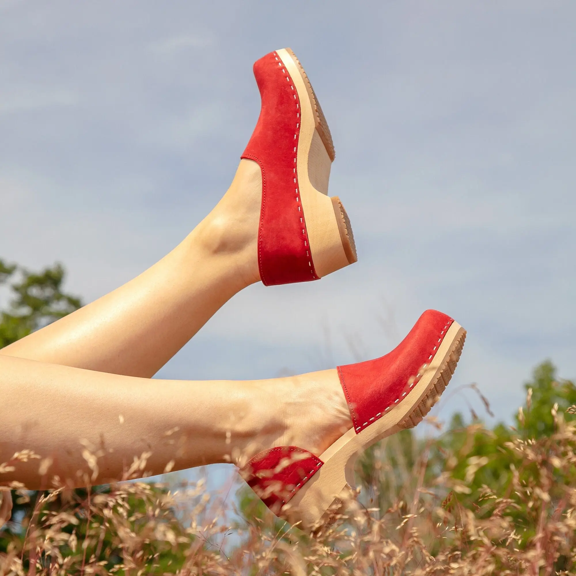 Red Closed Back Clogs for Women / Low Wooden Heel / Nubuck Leather / Swedish / Brett Low
