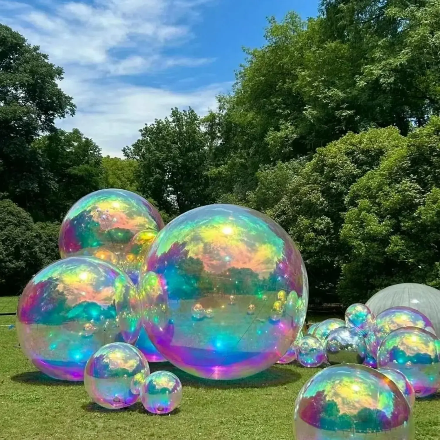 Iridescent Rainbow Color Inflatable Mirror Ball Reusable Big Bubble Shiny Balloon Balls Decoration Reflective