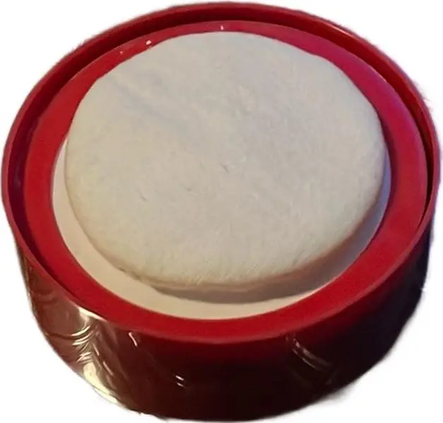 Perfumated cornstarch powder with vitamin E