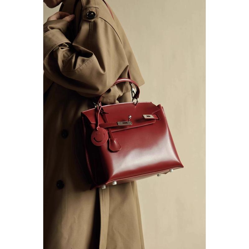 👜 Timeless Grace – Genuine Leather Structured Shoulder Bag | 14" Elegant Tote with Adjustable Strap