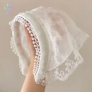 French Style Gingham Triangle Head Scarf with Ruffled Lace Trim, Women's Summer Bandana Headwrap with Ties, Boho Cottagecore Head Kerchief for Daily & Travel