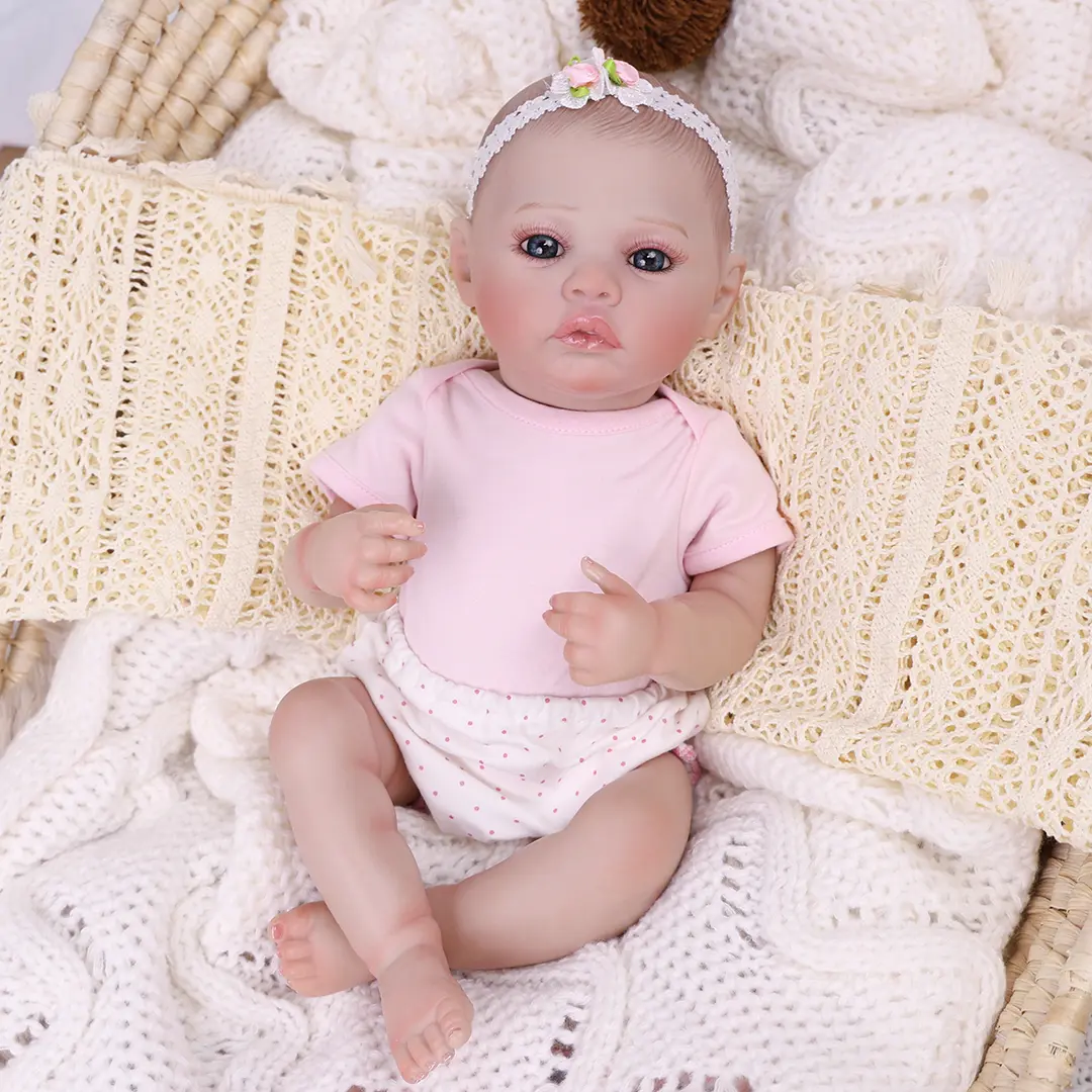 KEIUMI Realistic Reborn Baby Girl Doll, 20 Inch Full Soft Vinyl Lifelike Newborn Doll with Fully Poseable Movable Limbs,High-Grade Hand Painting， Pretend Nurturing Play Toy, Perfect Birthday & Christmas Gift for Kids 3+, Ideal for Cuddling & Collection