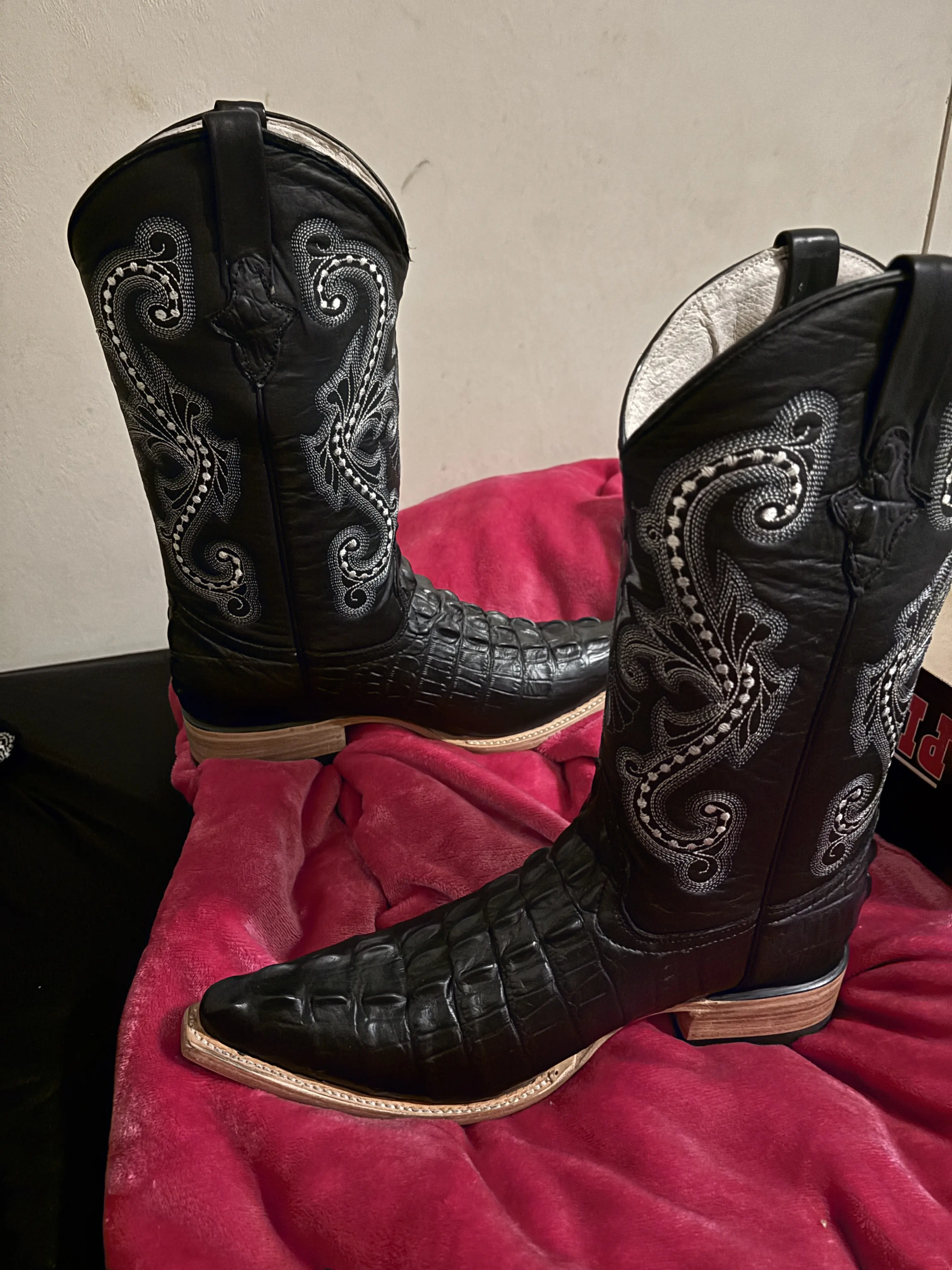 Pistolero black boots