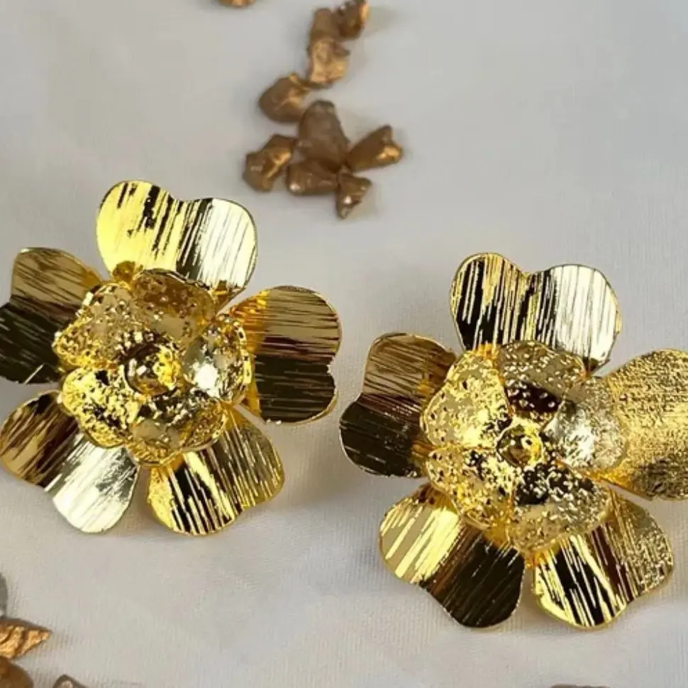 Gold linch hibiscus flower earrings(24K Gold plated) Female
