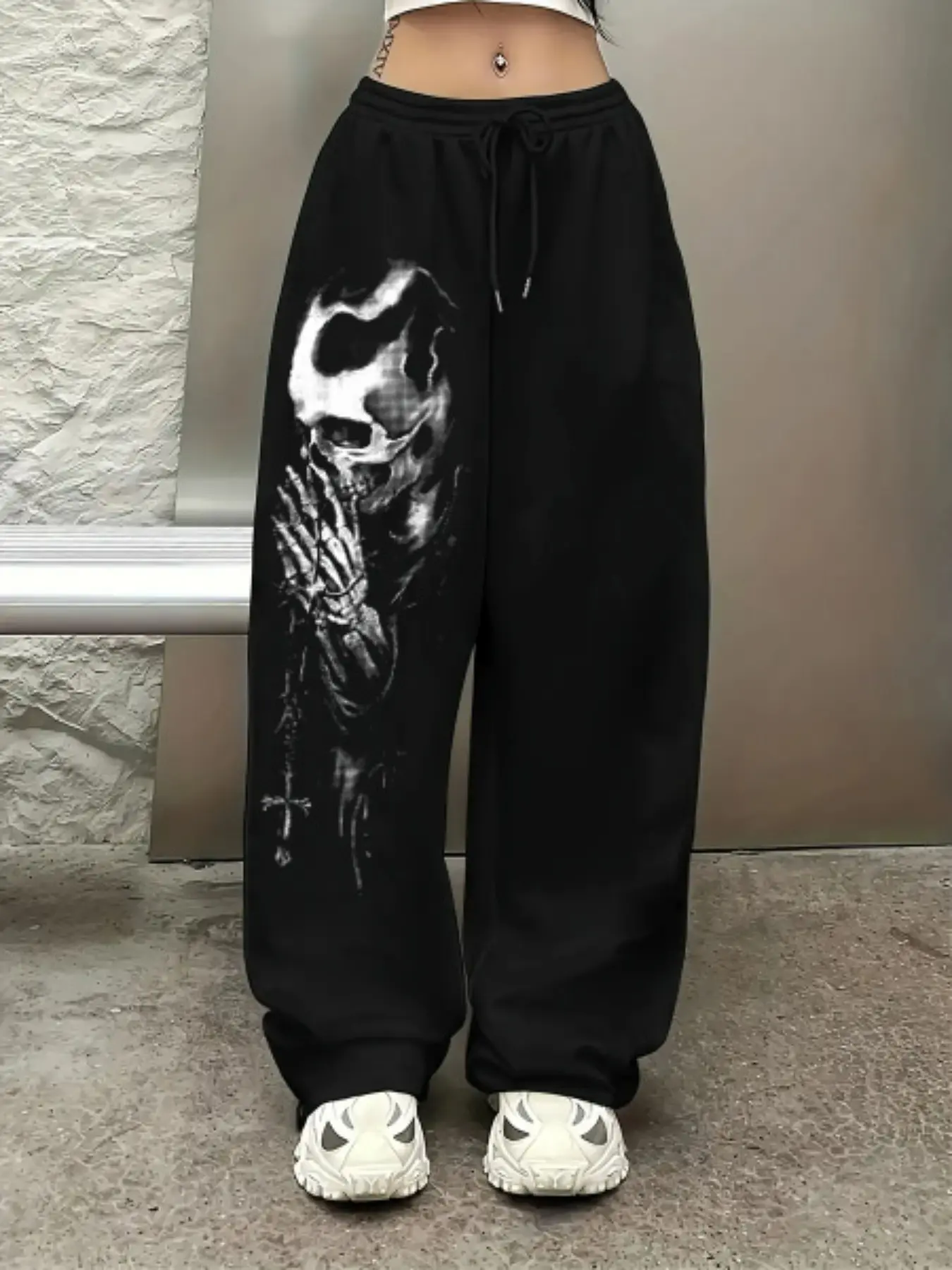 Women's Casual Sporty Long Pants, Skull Cross Print Gothic Sweatpants, Leisure Sweatpants, Casual Athletic Pants, Adjustable Drawstring Waist, Loose Wide Leg Design, All Season Wear Fashion, Ladies' Comfortable Trousers