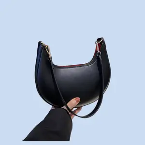 Retro  Fashion Crescent Bag Classic Shoulder Bag with Zipper Closure , Classic Underarm Bag  for Women
