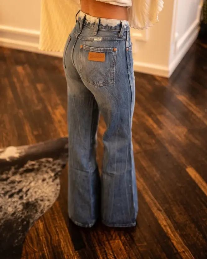 Final Sale ✨ Wrangler Carly Bleached Out Flare Women's Jeans