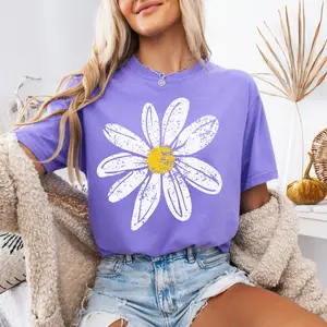 White Daisy Comfort Colors Women's T-Shirt, Minimal Floral Graphic Top Relaxed Fit Tee Womenswear