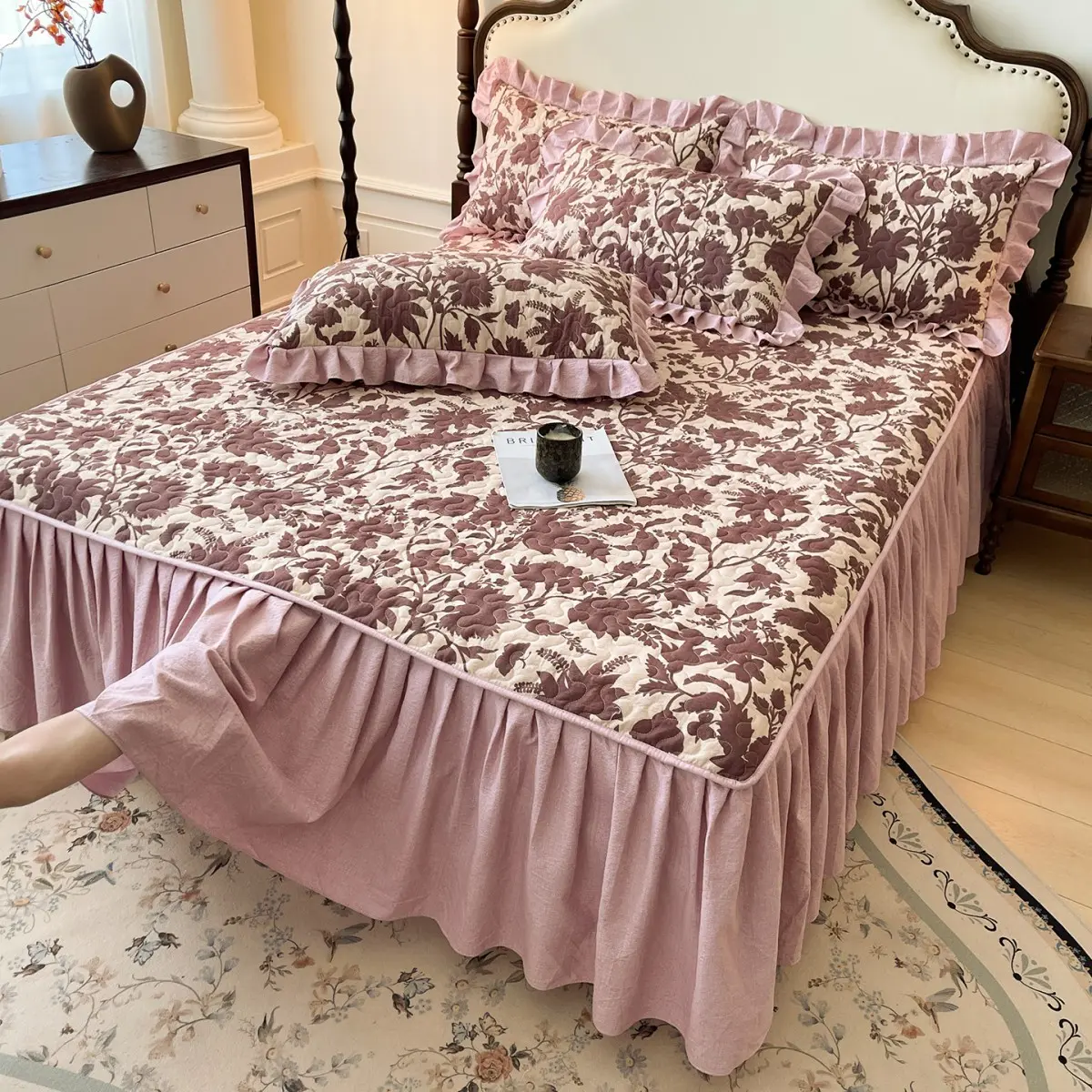 Vintage French Elegant Decorative Functional Floral Pattern Bed Skirt, Cool Fiber Material with Cooling Effect, Versatile Use Suitable for Bedroom/RV/japanese Tatami/student Dorm, Perfect Gift for Mom