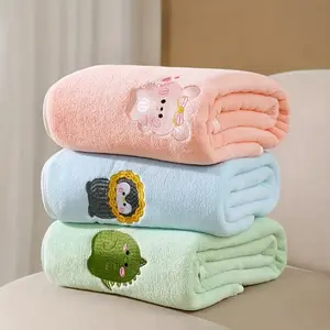 Newborn Bath Towel, Ultra-Soft Absorbent Quick-Dry Coral Fleece Blanket, Thickened Non-Shedding Soft Baby Towel, Cartoon Embroidery Design, Shower Towels