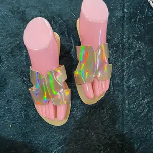 Holographic Pink Jelly Sandals with Clear Toe Guards and Gold Accents for Summer Fashion Size 9 Women's Trendy Shoes