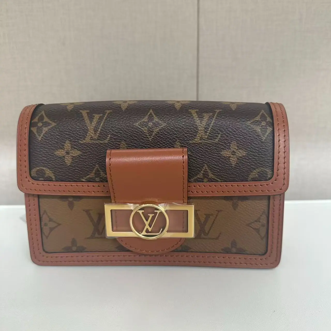 Pre-owned Louis Vuitton preowned LV dauphine woc BP